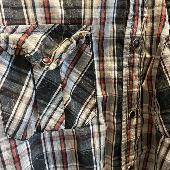 BKE Contour Distressed Black & Red Plaid Long Sleeve Pearl Snap Button Down - Picture 3 of 3